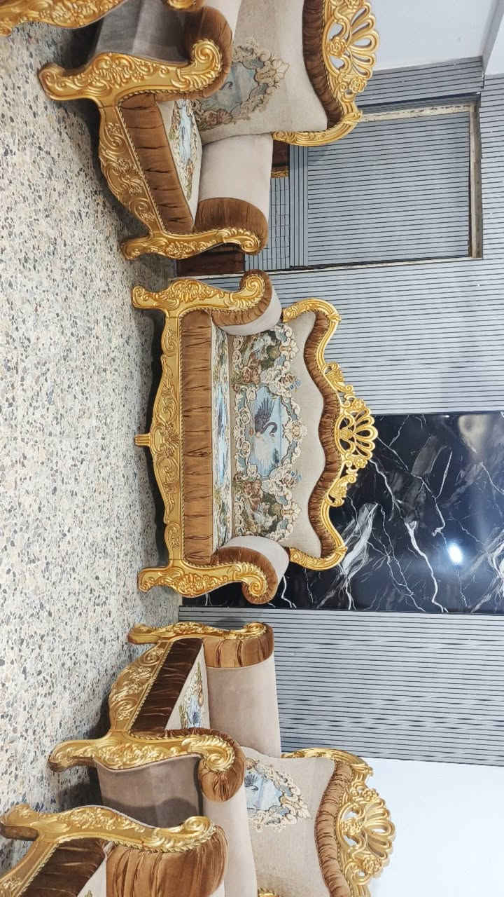 طقم ملكي • ١٠ مقاعد • نضيف جدا