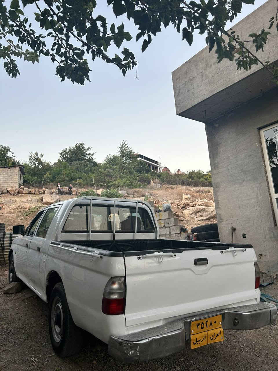سەرەتا بەناوی خوای گەورە و میهرەبان پیکاب مستەربۆشی 2005 بەخ ڕەقەم هەولێر تەحویل و غرامە بەشەرت گێڕ و مەکینە بەشەرتی فیتەر سبوخ عامە لەسەر ساغی توند و   تۆڵی بەشەرت چرکەی تێدا نیە پێش و پشتی کەپسە سەنەوی ساڵێکە بەسەرچووە گۆڕینەوەش دەکەم بەمۆنیکا بۆ زانینی نرخ تەلەفۆن کەن ژ.م*********** 
شوێن ڕانیە-سەروچاوە
