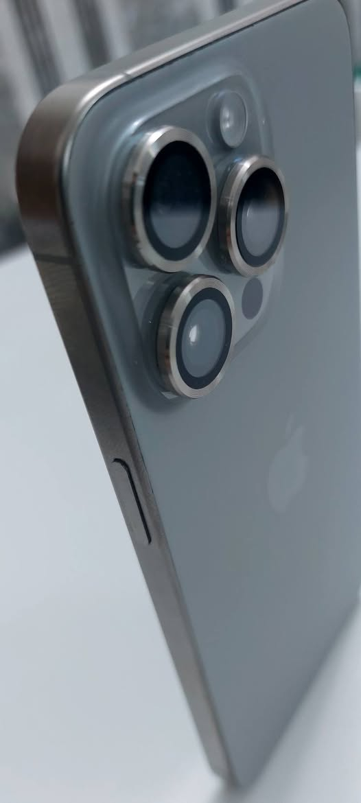 يااااارب

Apple iPhone 15 Pro Max

بطارية 85

ذاكرة 256

لون تيتانيوم 

 
( مستبدل شاشة ) قطعة اصلية تجاري

( مستبدل كامرات خلفية ) مال جهاز ثاني اصلية من ايفون 

 افحص بيدك واتأكد عند اي ابو محل تشوفه يعرف بالايفون

السعر 800 الف وبي مجال شي بسيط حك جيتك .

مكاني الفلوجة شارع الاطباء .  
---------------------------------------------------------------------

 راسلني واتساب على الرقم هذا 

***********
