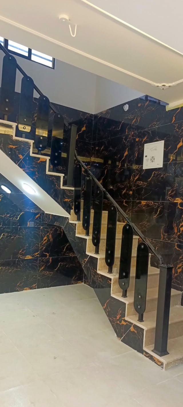 بيت للإيجار • حي الوفاء • غرف وصالة