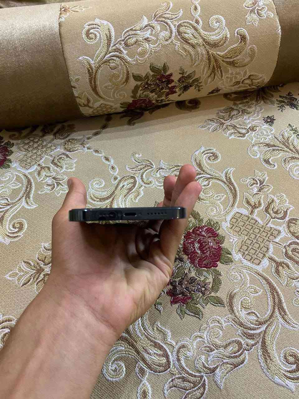 السلام عليكم ايفون 12 برو ماكس للبيع ما مبدل بي أي شي ذاكرة 128 بطارية 78 السعر 460 وبي مجال  العنوان بغداد حي العامل للاستفسار ***********
