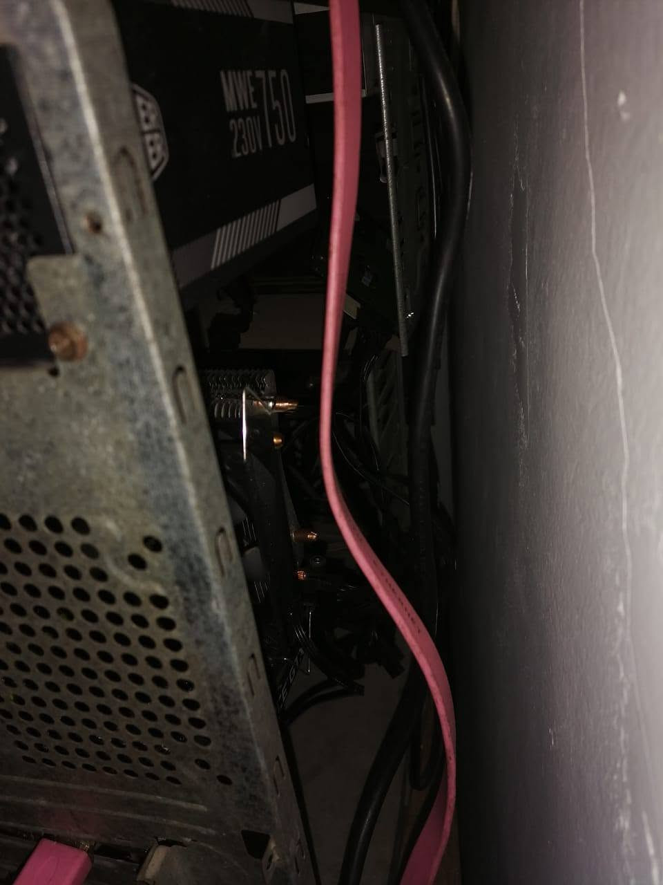 هاي الحاسبه للبيع 
250 الف 
بصره صالحيه تجي تجيب هارد وياك وتفحص وتاخذه وتروح

Intel xeon 2630 v4
Motherbord x99
Ram 16GB 2600
POWER SUPPLY 550W COLORMASTER
CASE DELL قديم مال تجميعات بدون باب خلفي مثل بصور
Gpu 1650 4GB RAM

بدون ماوس وكيبورد وبدون هارد الهاردات مالتي احتاجهن

العاب يشغل كلشي علئ ميديم وlow
بصره صالحيه 
250 الف
*********** وتساب بس
