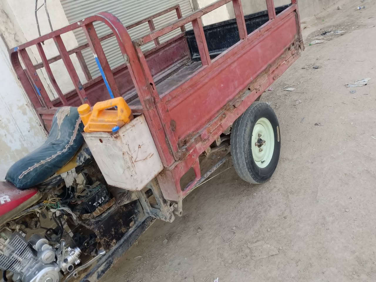 سلام عليكم ستوته مديل الفين و٨ رقم اسود سعرها ٦٥٠ محرك صار شهر من شاده تايرات بجيس ماعايسه شي بس كرهباءيات مكاني كوفه ‏‪***********‬‏ شوفت عينگ ستوته مرتبه
