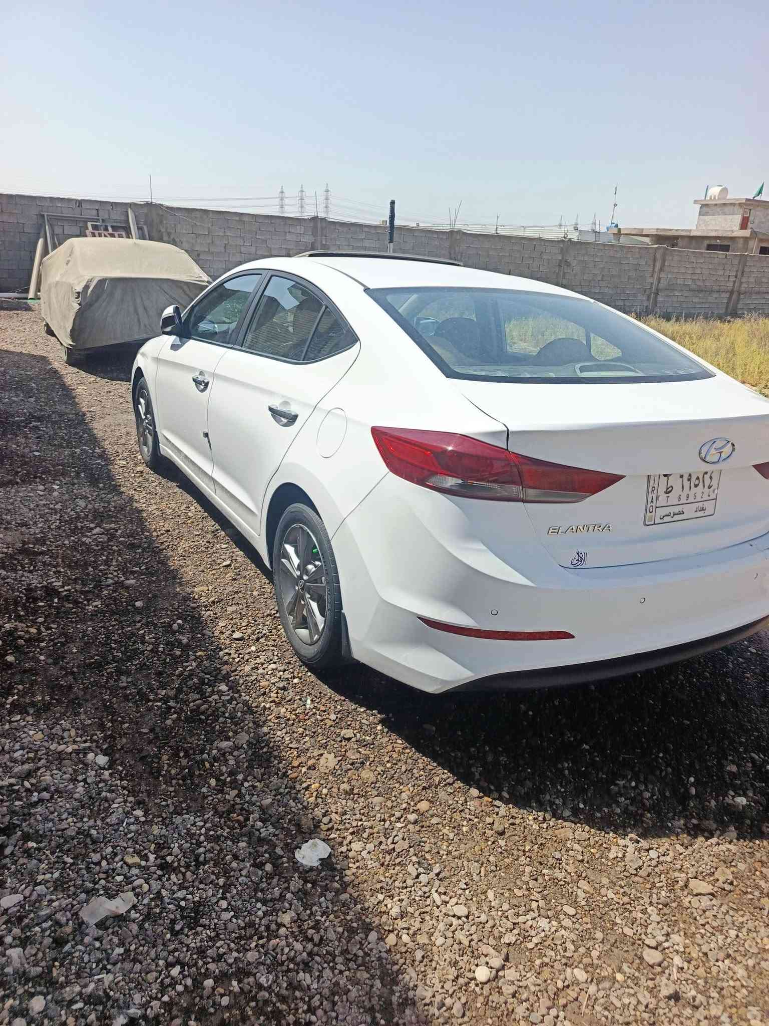 الانتره خليجي رقم بغدادماشيه130لون مميزفول فتحه ماذكر التفاصيل معروفه مكفوله صبغ قبل لجنة فقط ولدعاميات والباقي كفاله مكاني بغدادالتاجي لسعر130    الاتصال ***********
