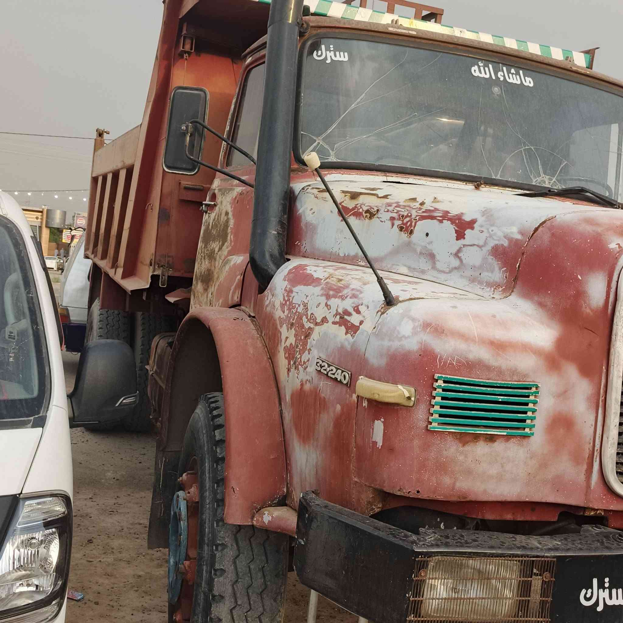 لوري مان • موديل ٨٢