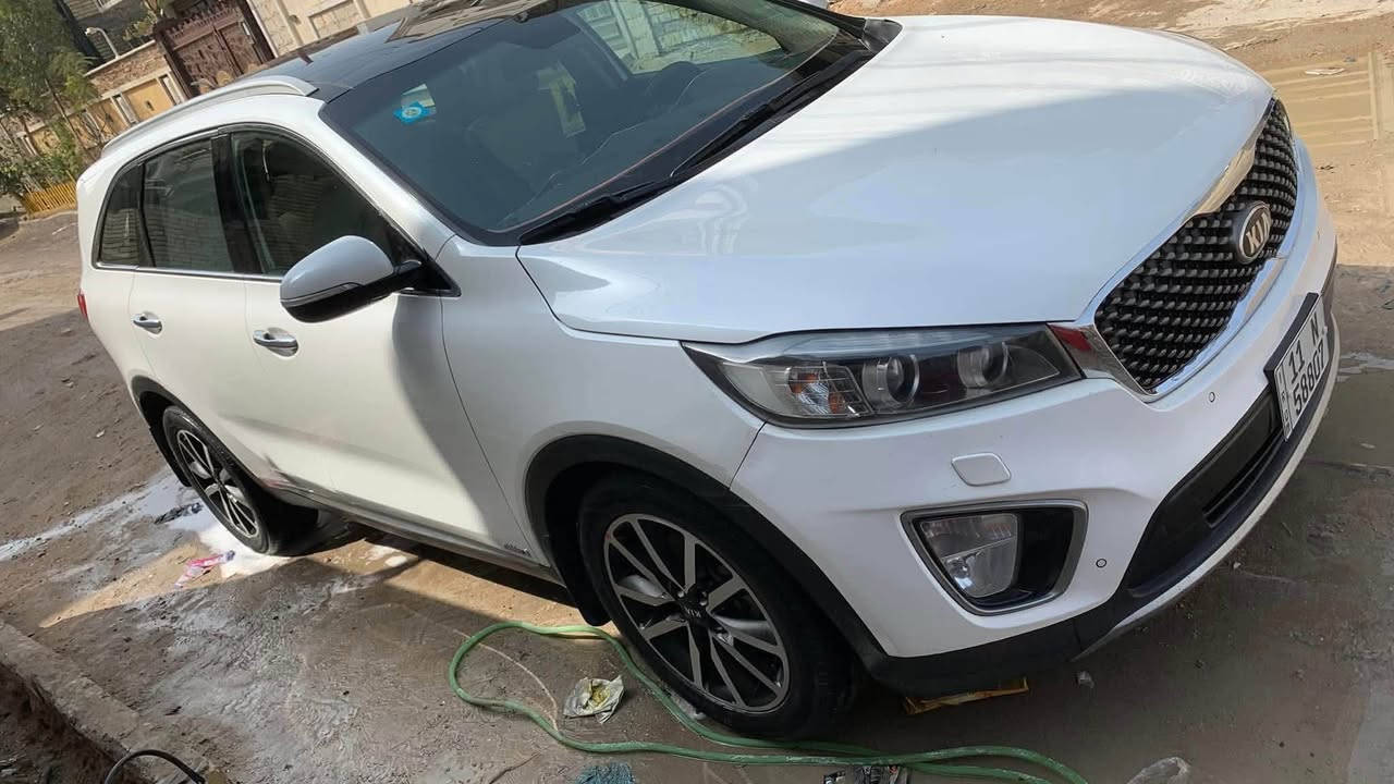 سورنتو موديل 2017فول مواصفات للاخير
بيها صبغ شبر من البنيد اثر الفابيون
وجاملغ خلفي عكس السايق اثر شخوط 
سعر ٢٠٠ 
مكاني بغداد البلديات
تليفون ***********
