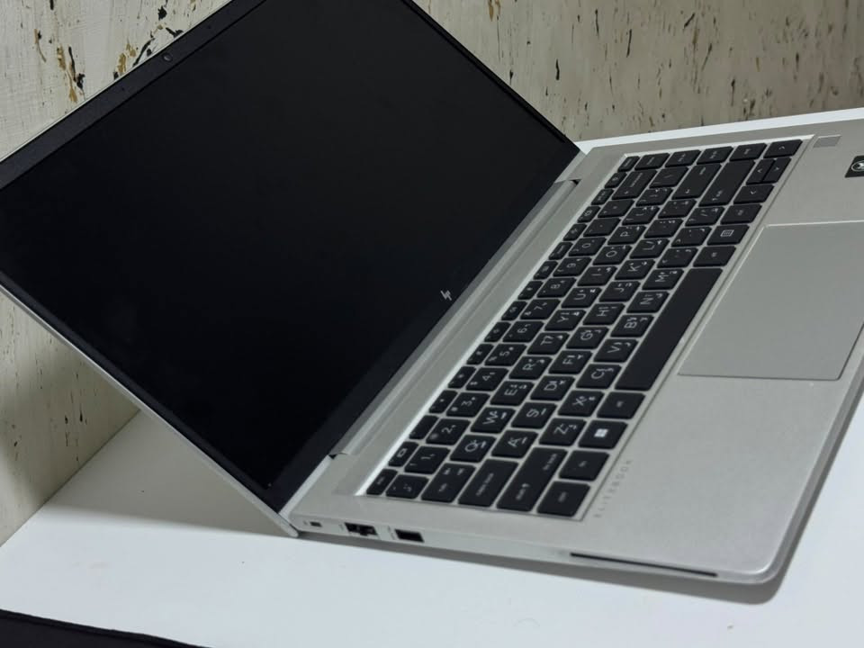 السلام عليكم
لابتوب hb للبيع - مواصفات 
معالج - Ryzen 7 (5825U) 
رام - 16G
هارد - 512ssd 
كارت شاشة خارجي - 496g
حجم الشاشة - 14 
جيل حديث 

Windows 10 pro 
السعر - 550 وبي مجال للشراي 
تواصل واتساب فقط 
***********
