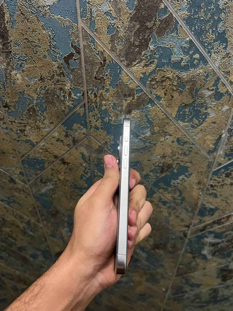 آيفون ١٥ برو ماكس • ٢٥٦ • بطارية ٨٧٪