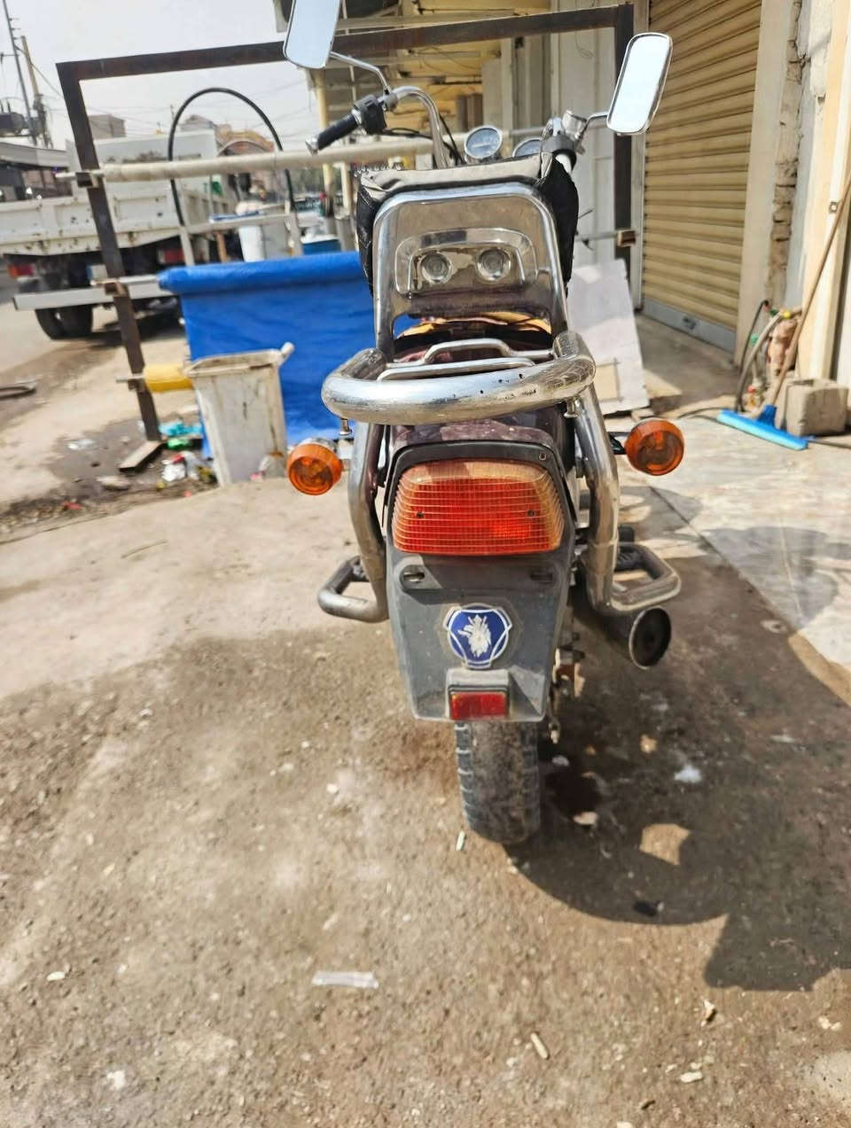 سلام عليكم شباب ماطور هارلي للبيع كامل مكمل كهربائيات كلها شغاله 2ولف ماتصرف عليه ربع محرك مجفته جديد ماطور عل كل عيب تجي وشوف بعينك سعر (٤٠٠)مكاني الاسحاقي مركز الناحيه ***********
