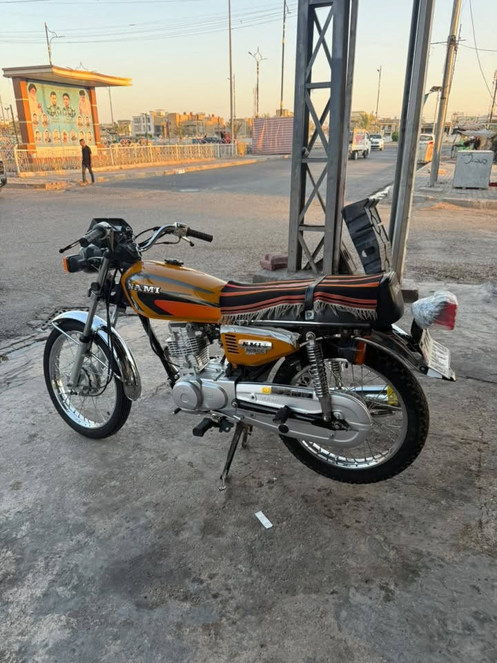 دراجه نامه سكنر اوراقها ضايعه (بدون بدون )يعني ابيع بدون ،مكينه ما مفتوحه دراجه نضيفه كهربائيات كلها شغاله السعر 750 وبيها مجال *********** مكاني ميسان مركز المدينه
