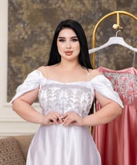 فستان ستان • مقاسات ٣٦-٥٢ • توصيل بغداد