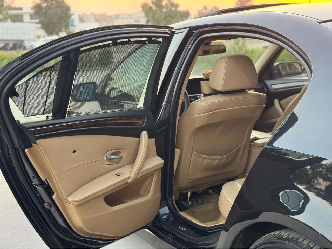 Bmw e60 2008 N52 525  خه‌لیجی وكاله‌ شریكه‌ العروش نۆزڵ كورت مه‌كینه‌ مه رخوب  گێرو مه‌كینه‌ی به‌شه‌رت نه‌كراوه‌ته‌وه‌  ره‌قه‌موو هه‌زه‌ی تازه‌یه‌ به‌ناوی خۆمه‌وه‌یه‌ كۆبۆن بانزینی هه‌یه‌  سه‌یاره‌كه‌ سبوخ عامه‌ بۆ جوانی بێ لێدراوه‌  فول مواسفاته‌  سڵایته‌ سوكان كاره‌با كوشن كاره‌با . خه‌زن ٥ په‌رده‌  به‌صمه  گێر كوبرا لایت داینامیكه‌ عه‌ده‌سه‌ لید  هه‌موو گیانی به‌شه‌رت ته‌بریدی له‌سلۆری به‌شه‌رت 
سعری 110 گه‌ڵاو مه‌جالێ برایانه‌ 

***********

السلام عليكم 
  
Bmw e60 2008
محرك 525 n52 نوزل قصير
خليجية وكالة العروش محرك وكير شرط مامفتوحات وكفالة
رقم و هزة جديدة بأسمي وبي دفتر بنزين
سيارة صبوغ عام للجمالية بدون ضربة 
السياره فول مواصفات
سلايت
ستيرن كهرباء 
بصمة
كير كوبرا
كشنات جلد  وخزن 
لايت داينمك و وعدسة ليد 
وضعيات قيادة 3 سبورت و عادي و اوتو
مراية كهربائي
٥ بردات 
داخل جلد اصفر
السيارة جديد منظومة بانزين وتبريد

سعر السيارة110  مراوس حسب قناعة
مكاني كركوك هذا رقمي *********** كركوك, العراق
