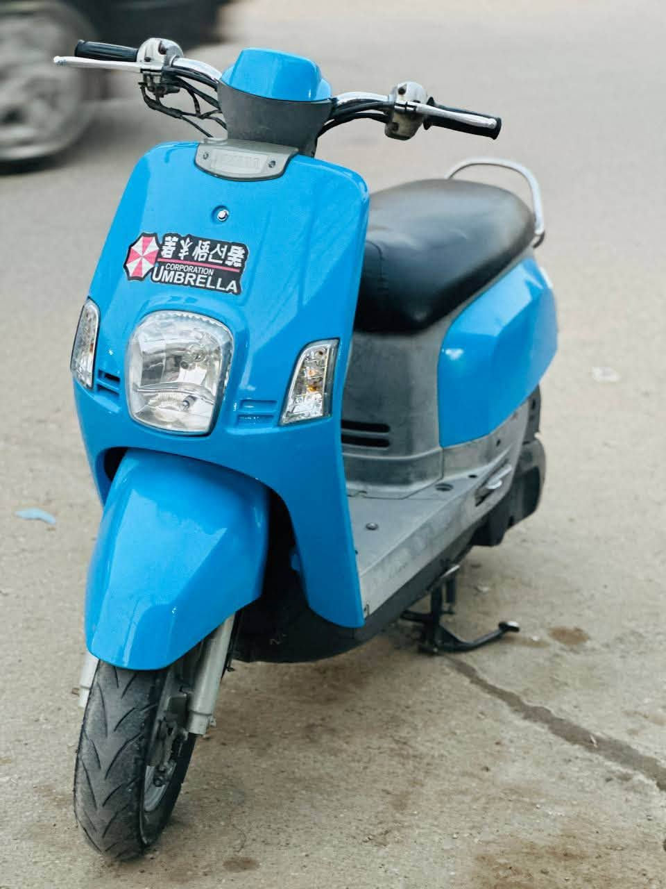 بوليس  بيه وصل معرض  سعر المعرض ١٢٠٠
دراجه نوزل
كفاله عامه 
مديل ٢٠٠٩ 
برغي ما مفتوحه بيه 
سعره ٩٠٠  وبيه مجال حك اجيه
دراجه نكره سلف 
كهربيات كلشي شغال بيه 
دراجه تاخذه متذب عليه ولا ربع @إشارة
(***********) رقمي
 وتساب موجود 
@إشارة
