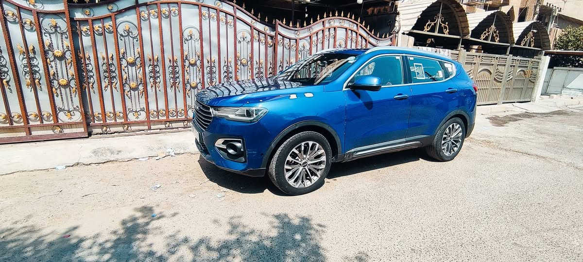 هافال H6 موديل 2019
محرك ٢٠٠٠ اقتصادي 
فول مواصفات للاخير ١/١
دبل بانوراما 
بصمة سويج/بصمة ابواب/ بصمة جنطة
شاشه كبيرة لمس اضافة الى ماوس للتحكم بالشاشه
مميزات الشاشة تدعم MP4 يعني تكدر اتشغل فيديو بالفلاش وكل الوسائط مع فحص حالة السيارة 
كامرة خلفية + كامرة امامية + كامرات جانبية تعطيك صورة ٣٦٠ درجة ونظام تصوير رادار عالمي (اظهار صورة الشارع كامله ) من الاعلى
لدات أناره داخليه 
لايتات زينون عالي ناصي
هاند بريك بصمة + نظام هاند بريك مؤقت بالازدحامات
كشنات جلد لون ماروني سبورتي
بيبان السيارة مطعمة بالجلد و  نيكل 
تحكم ستيرن كامل + ومحدد سرعه عالي الدقه ورادار
كشنات كهرباء 
نظام ذاكرة ٣ وضعيات لكشن السائق + نظام ذاكرة لوضعية المرايا الجانبية 
تبريد امامي و خلفي (قطعتين) 
نظام تدفئة للكشنات +أستيرن 
الدشبول الكتروني يحتوي ٣ ثيمات وصور مختلفه مختلفة 
ثلاث انظمة للقيادة ( سبورت + ايكو اقتصادي+ عادي ) 
و ثلاثة انظمة للستيرن 
حساسات امامية + حساسات خلفية و على الجوانب للتنبيه عند اقتراب اي جسم 
فتح و غلق المرايات جانبية كهرباء 
مراة الداخلية ذكية 
لد امامي + لد خلفي للضباب ( تكدر تطفيه و اتشغله ) 
نظام المحافظة على المسار + التنبيه
نظام كروز سرعة  
رادار جانبي و ( يحوي ميزة الضوء التبيه داخل السيارة و ليس في المرايا الجانبية كما في باقي السيارات)
اصطفاف  تلقائي ( auto park) 
نظام دبل اشارة اوتوماتيك في حالة توقف مفاجئ 
شعار هافال على الارض في حالة فتح باب السيارة
دبل كزوز 4 كزوزات شكل رياضي
صيانه كاملة جاهزة السيارة
رقم بغداد الجديد باسمي السنويه صلاحية الى ٢٠٣٠ 
95 الف ماشي 
بيها جاملغ خلفي مصبوغ اثر شخط وبارد خفيف جدا ويحتاج تكحيل  جاملغ امامي ضاهر بالصور 
للاستفسار 
*********** بغداد, العراق
