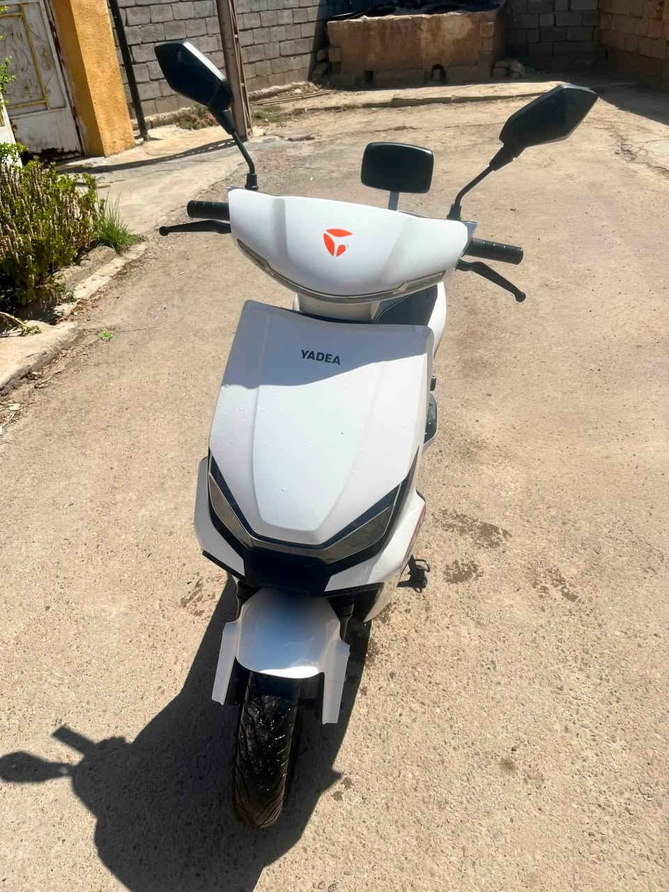 دراجة كهربائية Gt20 من شركة Yadea نظيفة جداً،استخدام محافظ
٦بطاريات وقوة تحمل قوية تحمل اكثر من ٣٠٠ كيلو 
كاملة المواصفات من حيث الشحن وغيرها 
الدراجة جاهزة للفحص والتجربة 
التواصل ***********
