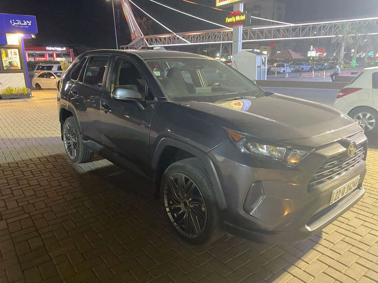 Rav4-2022
پيش و پشت كه پس ايرباك شان سيستم
٢ پارچه سبغ و ١ پارچه بيلاد گورايه كمه ك ناو ده ركه ي هه يه 
بي مسروف تايه و ويليكي جواني له سه ره
سعري ٢ ده فته رو مجاليكي برايانه
*********** أربيل, العراق
