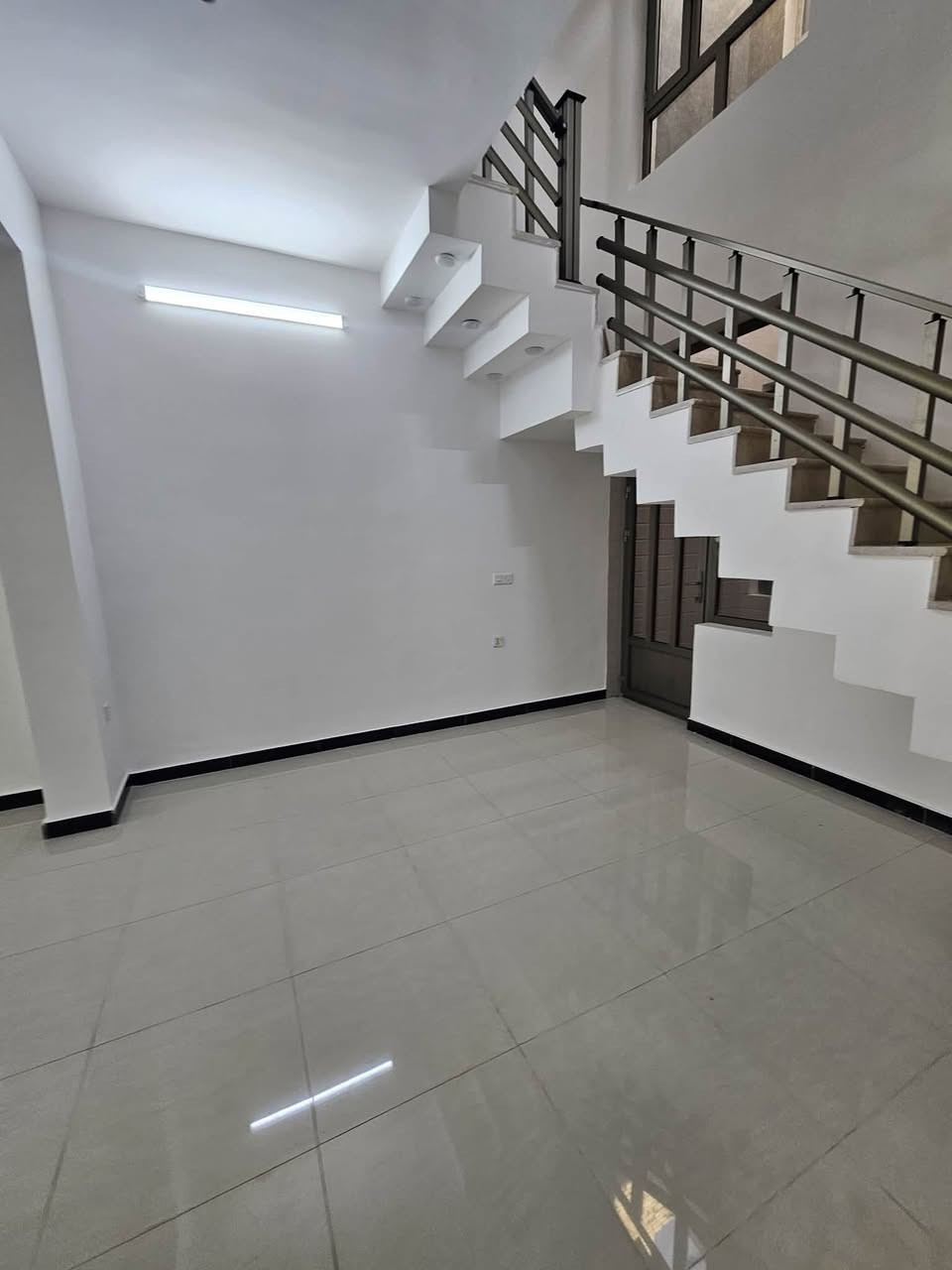 دار للبيع دار للبيع 
الدورة حي دجله السكني 100 متر
شارع 15 
الواجهه 6.25 
النزال 16 
بناء ممتاز
خدمات ماء وكهرباء مجاري 
4 غرف نوم 
حمام عدد 2 
مطبخ 
صاله 
تنازل شركه او اقرار محكمه 
  

مكتب فراس المعمار 
الدورة حي دجله مقابيل مقهى فيروز 
***********
***********
