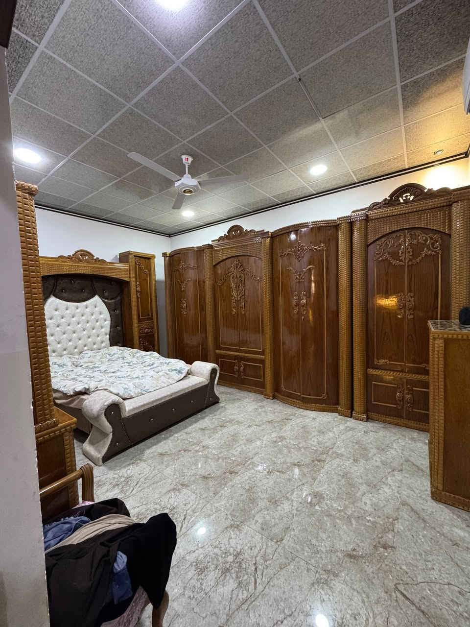 للبيع للبيع للبيع

دار سكني في حي موصل الجديدة فرع جامع الاغوات موقع جداً حلو ومميز
المساحة 220 متر
 واجهة 17 متر
عمق 13 متر  
بناء سنة 2022 نظيف جداً
طابق واحد 
يحتوي البيت على كراج وغرفتين نوم واستقبال كبير 
ومطبخ وهول 
البيت مجهز بل سبالت وسقوف ثانوية 
البيت سيراميك بل كامل 

للاستفسار الاتصال على الرقم التالي 
او مراجعة مكتب احمد الحاج هاشم للعقار 

***********
