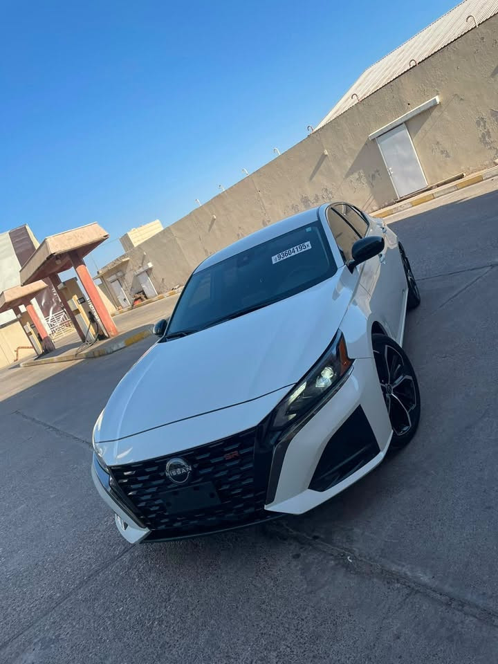 Nissan Altima2024 SR
مكفول كفالة عامه 
ماشيه 28ميل
موصفات SR معروف
بدون ارباك 
عنوان اربيل 
رقم *********** وساب
