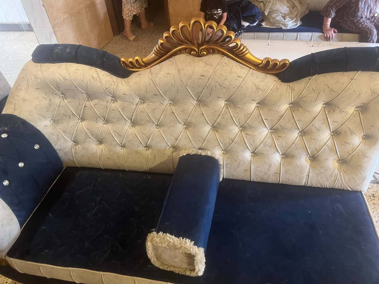 يوجد طخم للبيع السعر مليون ونصف الاستفسار خاص او على الرقم ***********
