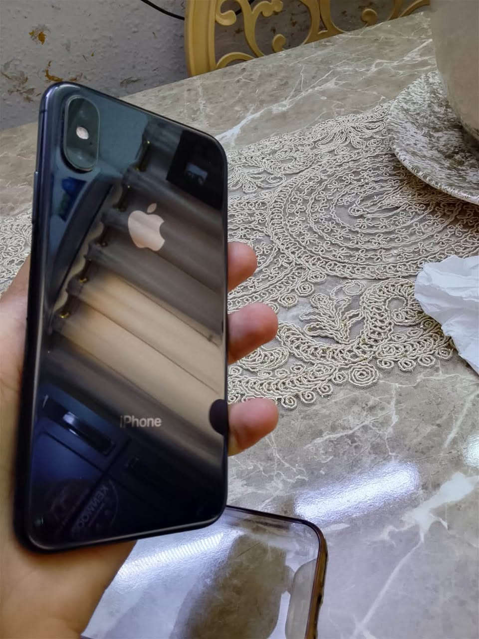 سلام عليكم جهاز آيفون للبيع أيفون اكس S
تلفون ن ضيف مامفتوح مامبدل بي آي شي كلشي بي شغال فيس ايدي شغال بطاريه 79تلفون ع فحص وضمان من باب لبيت العنوان بغداد الرقم الشراي يتصل***********)السعر 170وبي مجال

نص مكتوب في الصور:
- حول رجوع الاسم iPhone إصدار iOS 18.7.10 اسم الطراز iPhone Xs رقم الطراز MTE02J/A الرقم التسلسلي DNPXFJC8KPGG انتهت صلاحية التغطية القطع وسجل تاريخ الخدمة الأغاني 0 الفيديوهات 484 الصور 304 التطبيقات 21 السعة 256 غ.ب.
- 3:30
- البطارية
- حالة البطارية والشحن
- رسالة مهمة حول البطارية
- حالة بطاريتك متدنية جدا. يمكن أن يبدل أحد مزودي خدمة Apple المعمدين البطارية لاستعادة الأداء والطاقة القصويين.
- العثور على خيارات الخدمة...
- الحد الأقصى للقدرة
- 79%
- هذا قياس لقدرة البطارية مقارنة بقدرتها عندما كانت جديدة. قد تتسبب القدرة المنخفضة بتقليل ساعات الاستخدام بين عملية الشحن والأخرى.
- أقصى قدرة للأداء
- تدعم بطاريتك حاليا الأداء القياسي في وقت الذروة.
- شحن البطارية المحسن
- للحد من استنزاف عمر البطارية، يتعلم الـ iPhone من عادات الشحن اليومية، بحيث ينتظر ولا يتجاوز 80% حتى يحين موعد حاجتك إلى استخدامه.
- 3:30 55 رجوع حول الاسم iPhone إصدار iOS 18.7.10 اسم الطراز iPhone Xs رقم الطراز MTE02J/A الرقم التسلسلي DNPXFJC8KPGG انتهت صلاحية التغطية القطع وسجل تاريخ الخدمة الأغاني 0 الفيديوهات 483 الصور 293 التطبيقات 21 السعة 256 غ.ب.