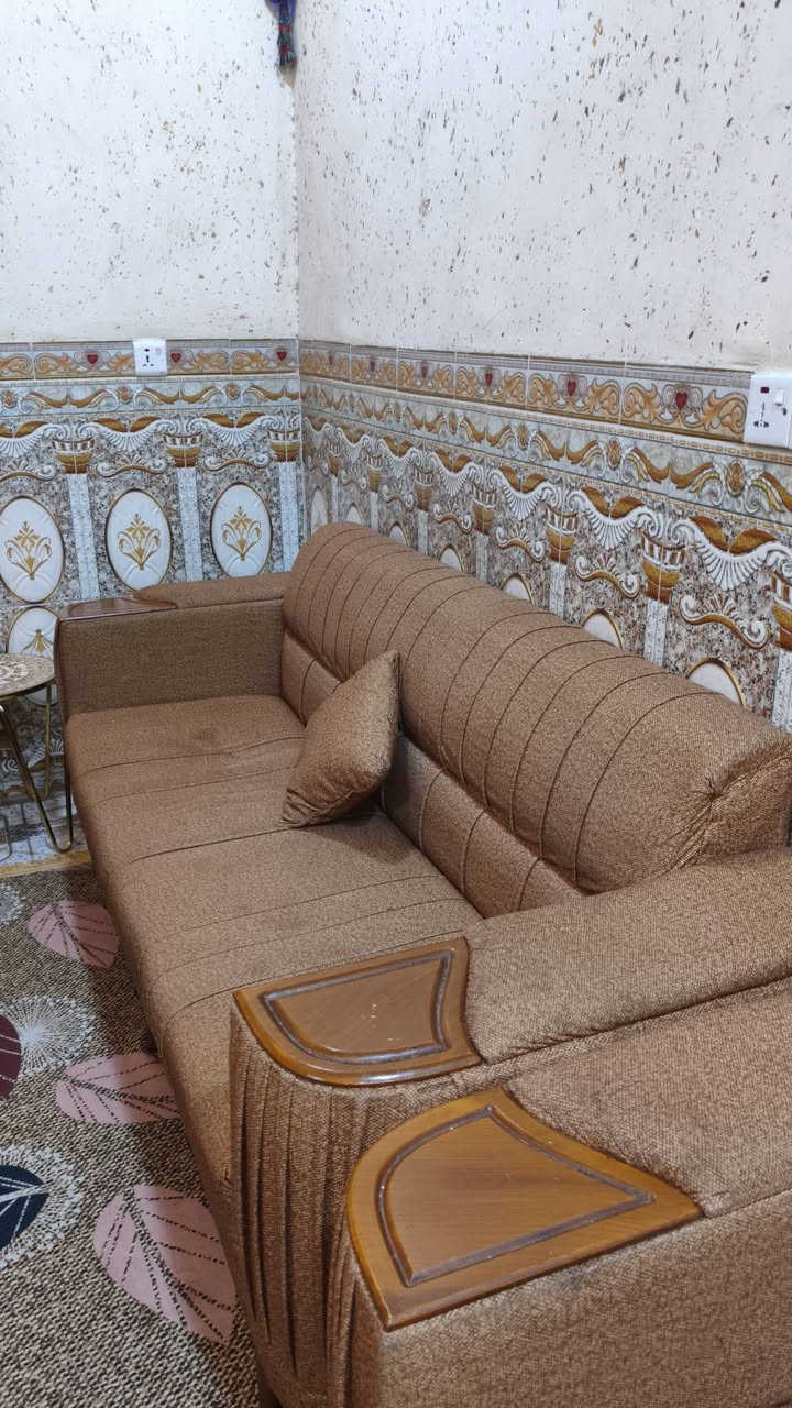 للبيع
تخم شغل عراقي مستخدم قليل
11مقعد
مكاني الزعفرانيه الوليد 
السعر ٤٥٠ وبي مجال بسيط 
للتواصل ***********
