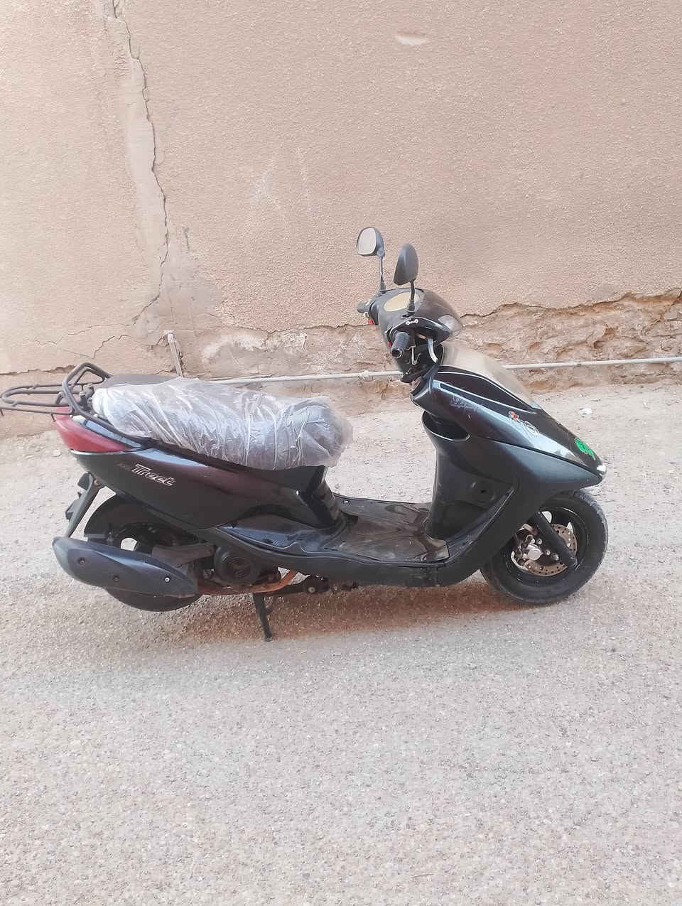 دراجه بريز نظيفه مكفوله كفالة عامه سلف هندر كهربائيات كلها شغاله مكينه بلاديه ناعمه مامفتوحه شلعه قويه اوراقها كامله مكاني الشعب سعرها 550الهاتف***********
