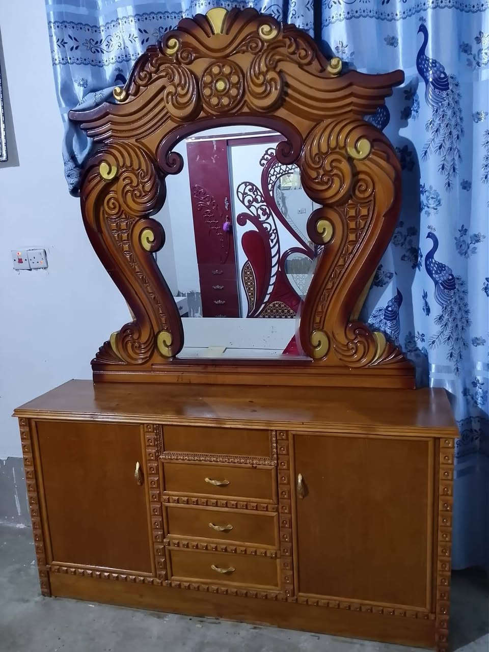 السلام عليكم يوجد هاي الغرفة للبيع بسعر 700وبيه مجال انجارة الموصل العنوان سامراء الي يريدها يجي خاص ويدلل
