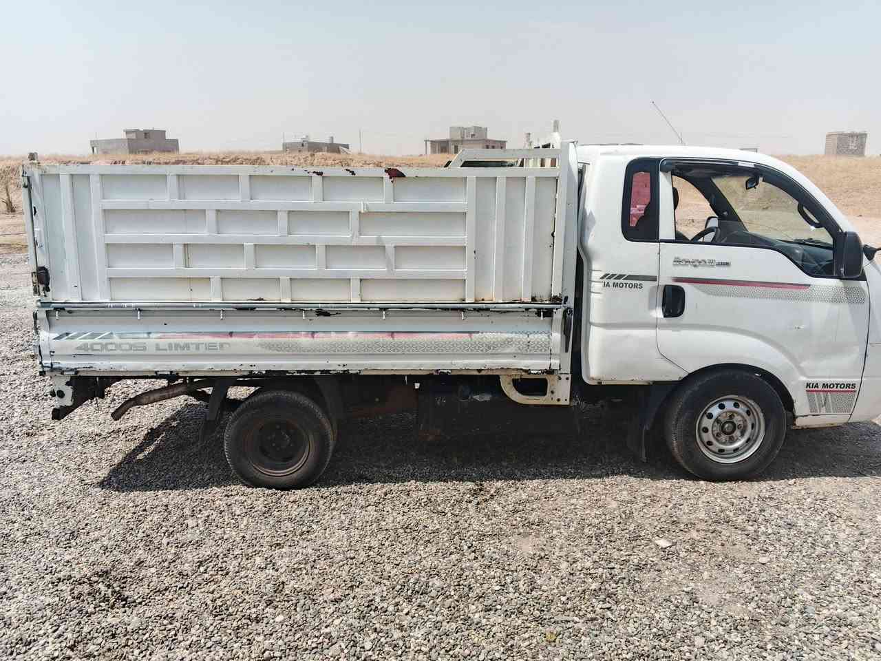 السلام عليكم ورحمة الله
سياره للبيع كيه بنگو 

محرك فول بس شغل 

تدمو مسجلة ؟

طالب عليه 40وبيه مجال شي بسيط 

الإستفسار عل رقم .***********

تواير جدد 
كهربائيات شغاله 
تبريد يعوزو بس غاز 
تدفئه شغاله

الإستفسار عل رقم.***********
