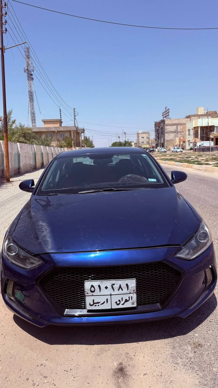 السلام عليكم 
النترا 18 وارد امريكي حادث السياره ربع البنيد والجاملع موضح بالصور وبارد قليل بالدور الخلفي كلش بسيط اما الباقي كفاله عامه مكينه صار 3اشهر من شاده جديده لوك السياره كامله من كلشي ثلاث انضمه قياده  نقاط عمياء ااسياره فول مواصفات عدا الفتحه وبصمه الموشراي لايتعبني متواجد ماسنجر واتساب واتصال 
السعر (113) وبيها مجال للشراي
الاتصال (***********)

