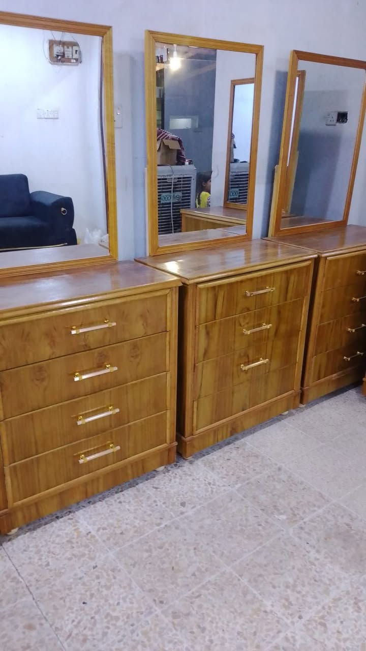 للبيع كنتور 3 ابواب جديد غير مستعمل خشب عراقي شرط الثقيل صاج زان 5 مليم براغي حل وشد وليس كبس  السعر 250 الف 

متوفر ميز توليت خشب عراقي ثقيل الطول 90 عرض80 ارتفاع 165 عرض خاص بسعر75 الف مع توصيل مجاني داخل الموصل فقط

مكان موصل الايمن الغزلاني الطلب عل رقم *********** بي وتساب ✨
