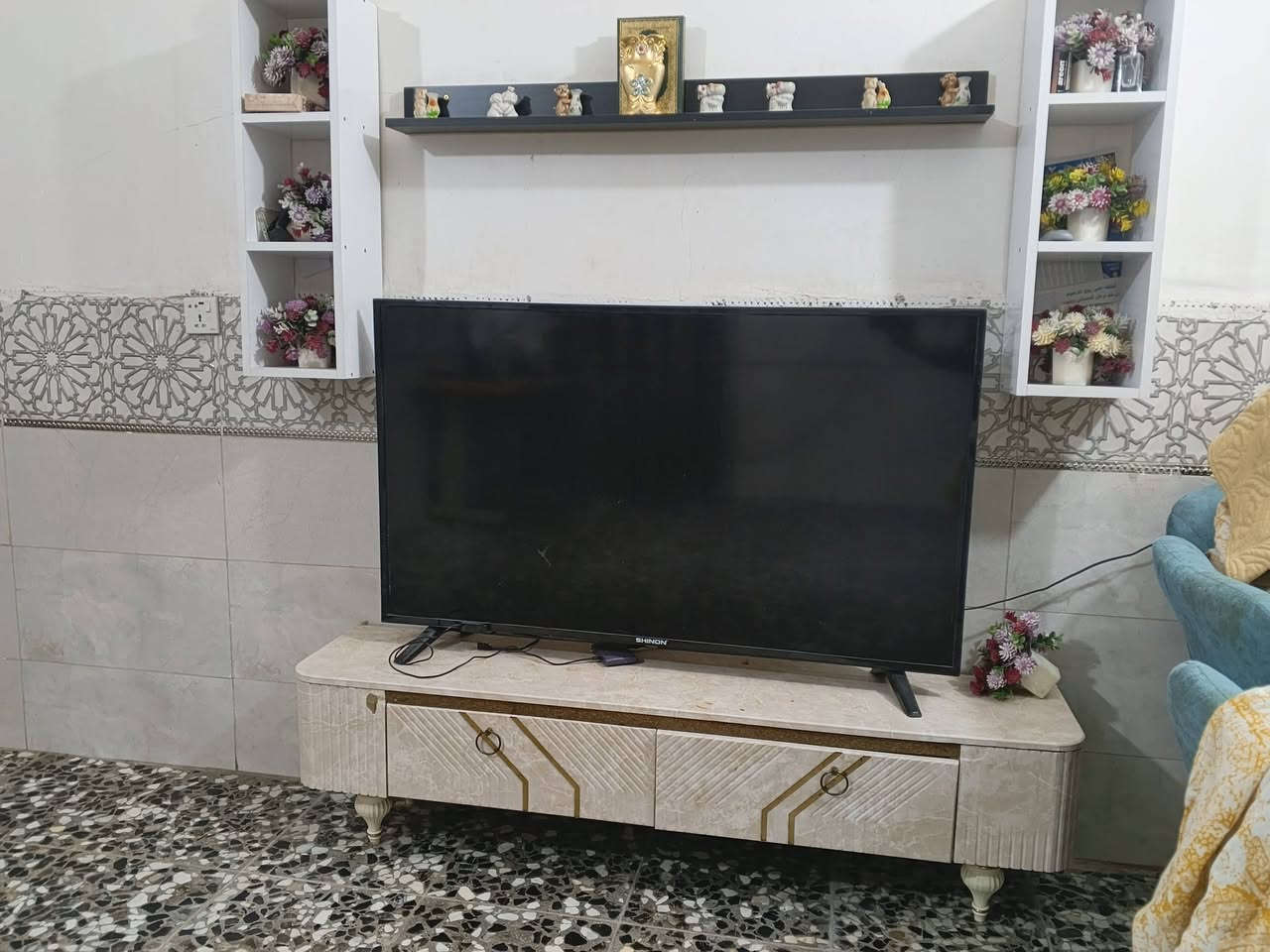 السلام عليكم بلازما ماركة شينون كامل مواصفات انترنت حجم 55 برامج نت فلكس يوتيويت سينمانا وهواي برامج السعر 300 وبيهة مجال ***********
