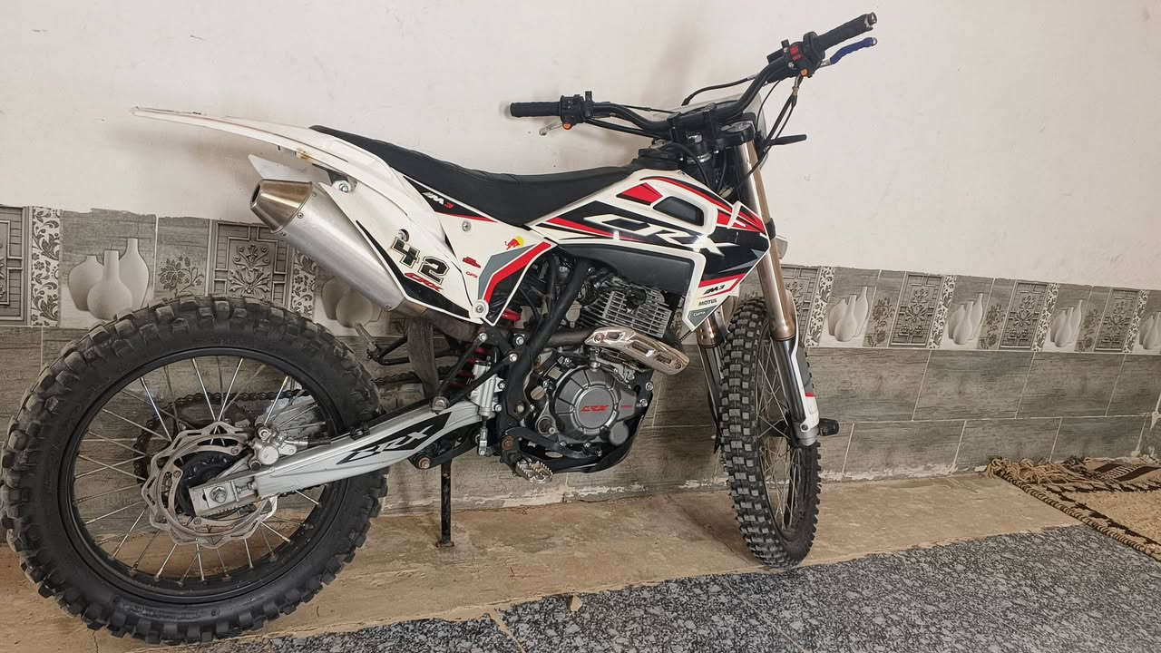 سلام عليكم crx للبيع
مديل 26اوراق سكنر 
محرك300cc
شلعه ومعدل فول دراجه نضيفه 
المكان واسط الدجيلي 
للاستفسار اتصل ***********
