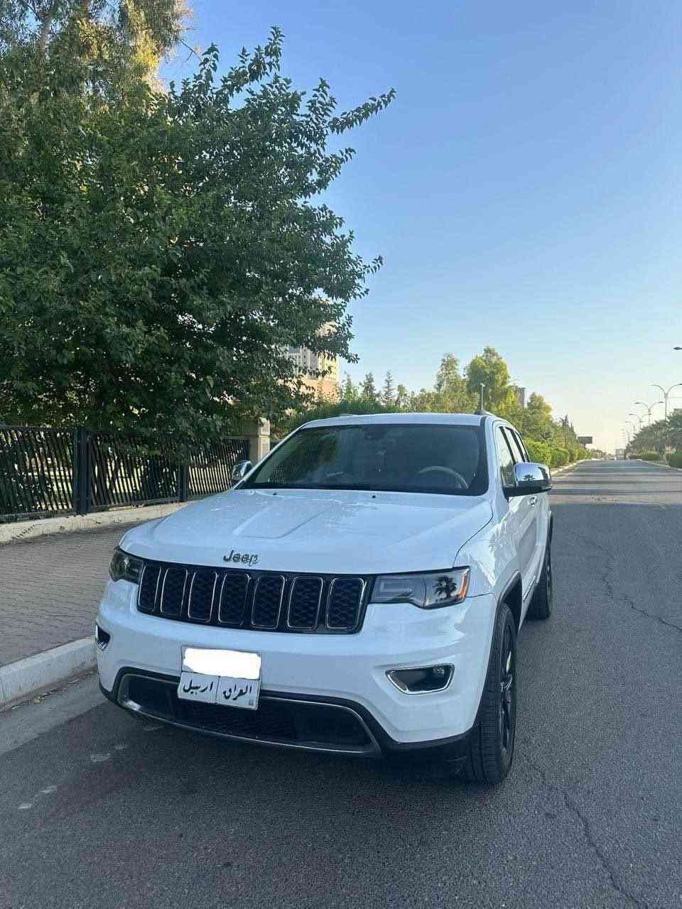 سم الله الرحمن الرحيم

كراند شيروكي jeep 
موديل :- ٢٠١٧
وارد:- كندي 
داخل اصفر 
كشن كهربائي 
كشن خزن 
كشن جلد 
كشنات تبريد و هيتر 
تبريد مركزي 
شاشة كبير 
عداد ديجتال 
ستيرن كهربائي 
صندوق شفت 
بانوراما كبير 
حساسات و رادار 
تحديث سرعة 
ثلاثة مود (eco-normal-sport)
بعد هوايه مواصفات

Jeep گراند شیرۆکی clean
مۆدێل:- 2017
وارد:- کەنەدی زەمان 
ناو زەرد مەرغوب 
کشن کارەبای 
نیزامی کشن خەزن 
کشن جلد 
هەر چوار کشن سارد و گەرم 
تەبرید مەرکەزی 
شاشە گەورە + گێچ ئەلیکترۆنی 
سوکان کارەبای 
سندوق شەفت 
جام ئۆتۆ
پانۆراما + پەردە 
حەساس پێش و پشت و رادار
کۆنترۆلی خێرای 
سێ جۆر مۆدی لێخورین (Eco-Normal-Sport)
زۆر مواسەفاتی تر

*********** واتساب 
*********** واتساب
سعر 19,500$ أربيل, العراق

