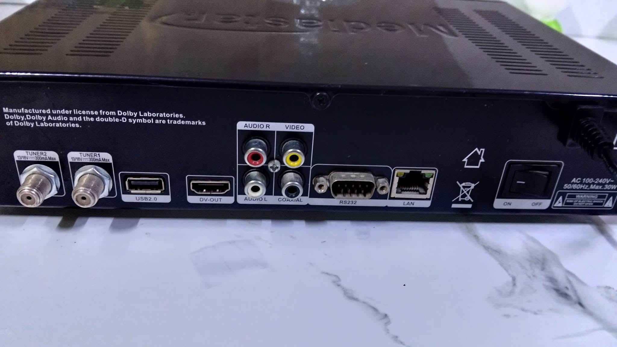 للبيع رسيفر HD Medi astar
ms-15000 Uneve
رسيفر دبل مدخل اولمبي انتينا انترنت يو اس بي تسجيل وعرض من خلال افلاش إضافة إلى عرض اسم القناة على شاشة الرسيفر وغيرها من المواصفات 
للتواصل على الرقم ***********
