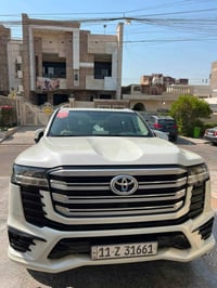 لاندكروز موديل 2024 ساز لمتد اصل و بسمي مكفولة كفالة عامة من كلشي ماشي...