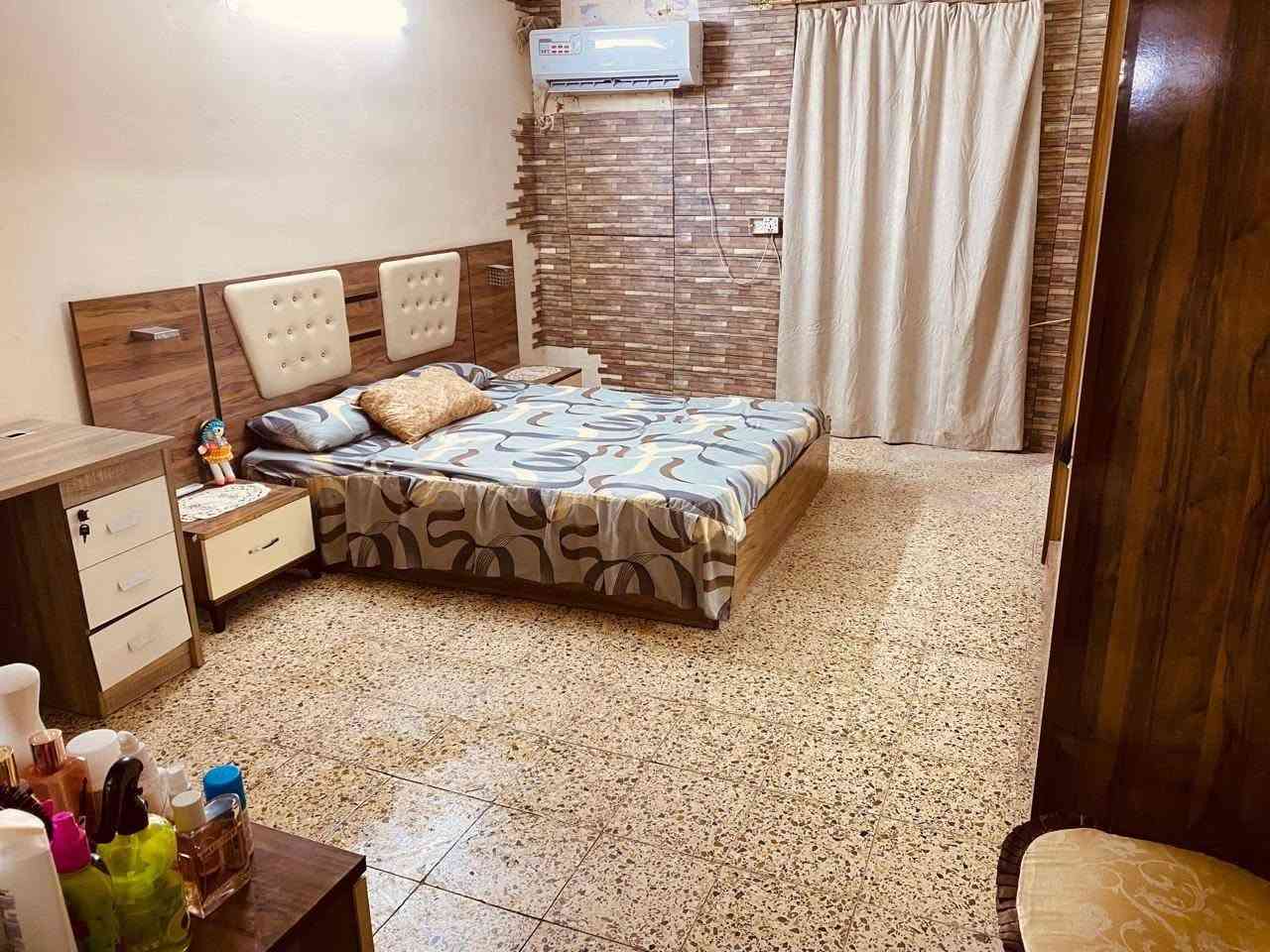 للبيع بيت 🏡 طابو صرف فى ضباط #شهداءالبياع قرب سوق رضا #مساحته١٠٠م واجهه اربعه يحتوي على #ثلاث_غرف نوم 😴 وصاله ومطبخ وخدمات للإستفسار اتصال 🤙 على #الواتساب  
على الرقم ***********
#الجميع
