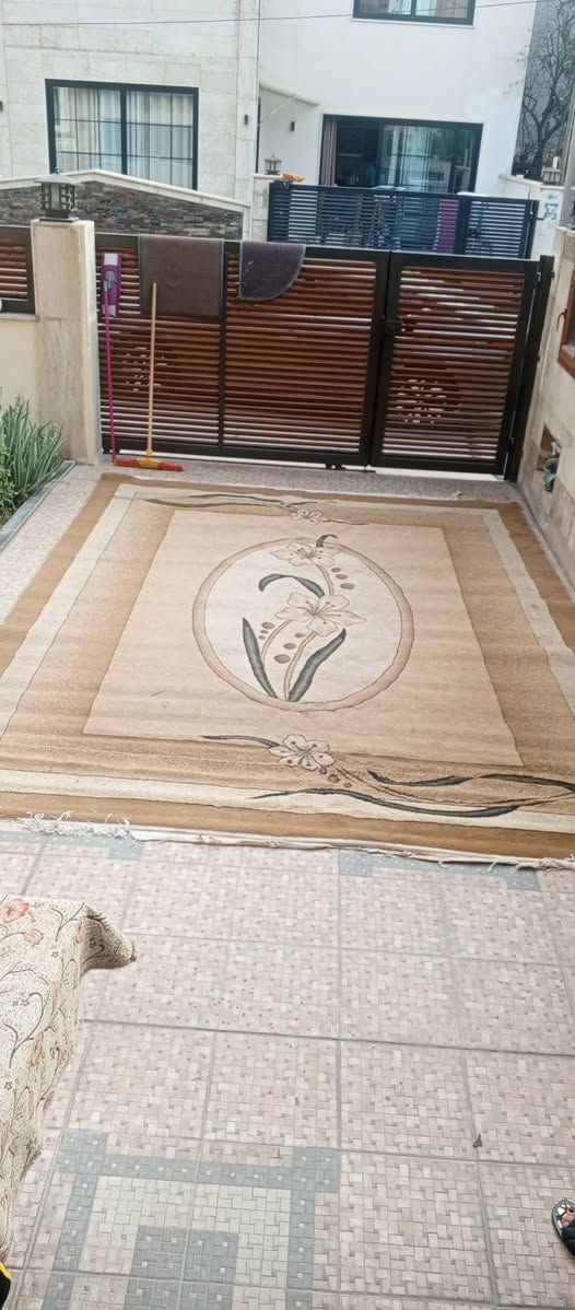 سجاد مافور • ٤ قطع • للبيع
