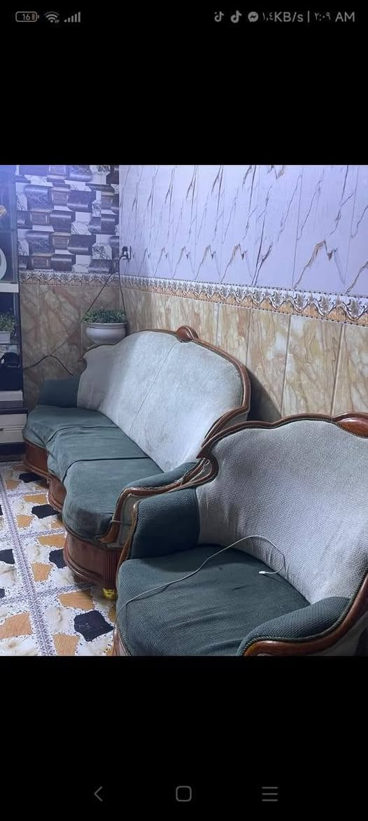 سلام عليكم ورحمه الله غرفه نوم للبيع السعر  1،100وبيهه مجال  +   تخم ٤ كراسي وقنفه وصط وقنفه كبيره السعر  ١٧٥ وبي مجال+معرض السعر  ١٥٠ وبي مجال. مكان حله شارع ثمانين تصال ***********
