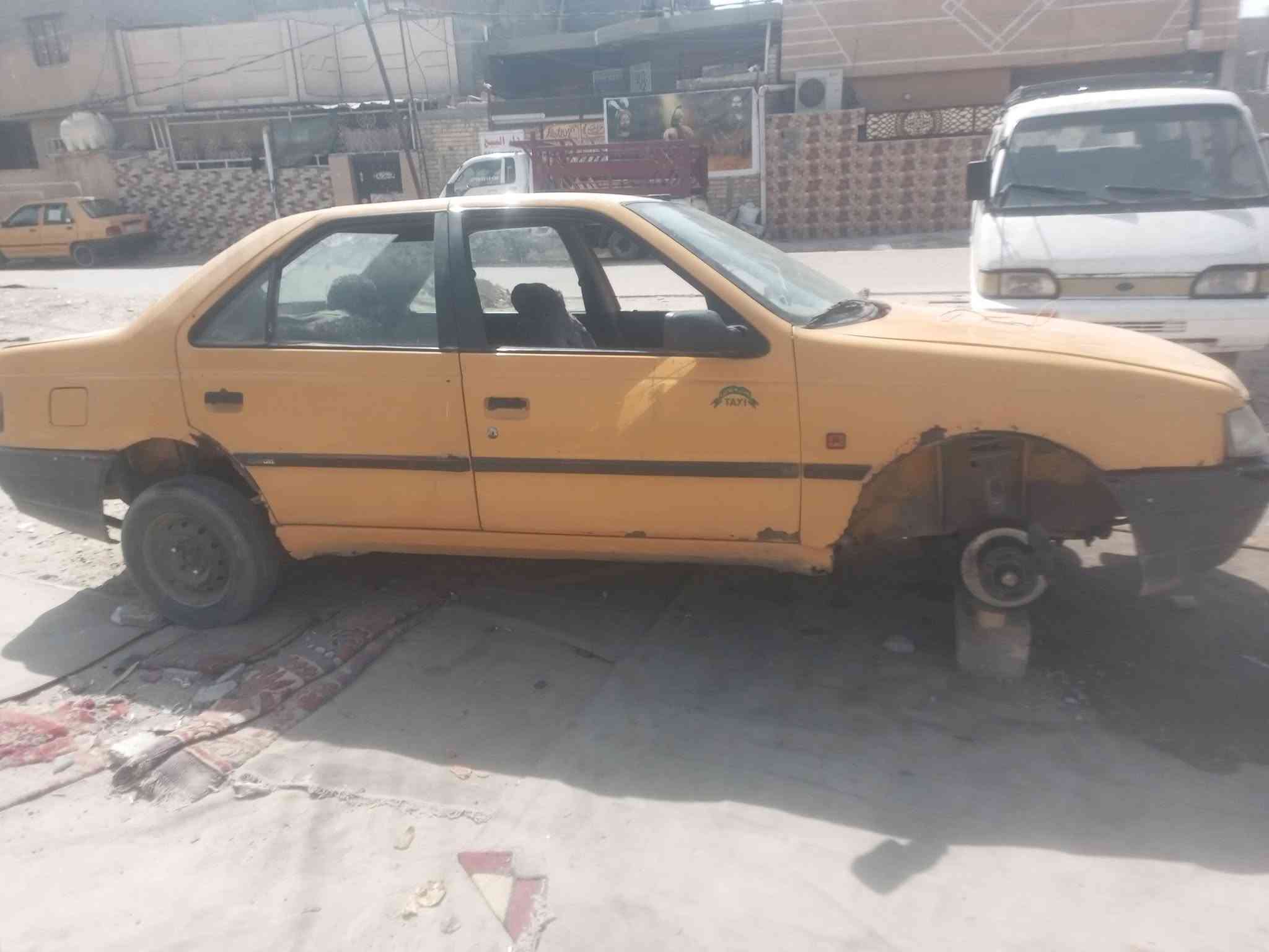 السلام عليكم عندي بيجو هاي متوفي السياره ما تتحول بها نواقص قليله متوازي على بيعتها الش يطبلي خاص وانا بخدمتكم مكانها بغداد مدينه الصدر
