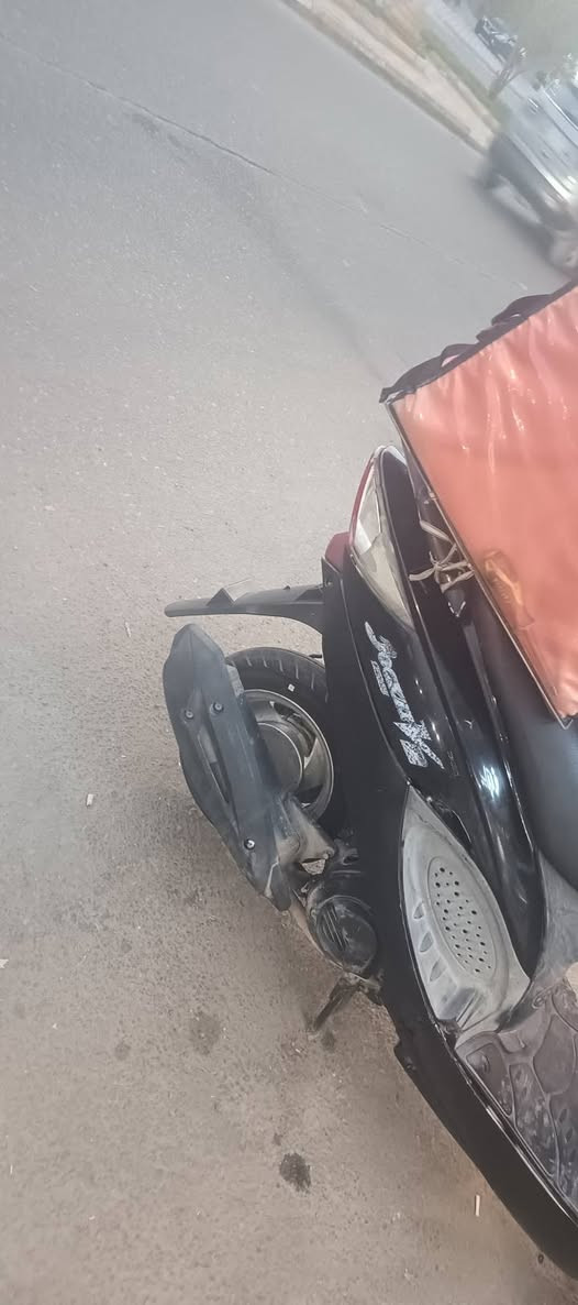 سلام عليكم كامكو البيع دراجه طالع بشهر رابع من الحاويه وكامت وتوني جفته حت بعدهي ماساحكه دراجه خير من الله شلعه معدل كامل سلف باتري جديد سعر ٥٥٠ وبيه مجال قليل كلش شراي يخابرني *********** مكاني الاسكان صناعي
