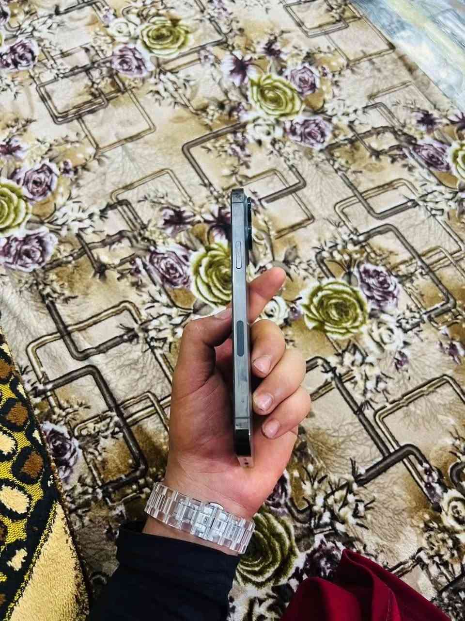 سلام عليكم ١٣برو ماكس نضافه ميه بل ميه جهاز نفس بل صوره فقط بطاريته مرفوعه ١٠٠وسعر خاص واتساب فقط ‭***********+‬
