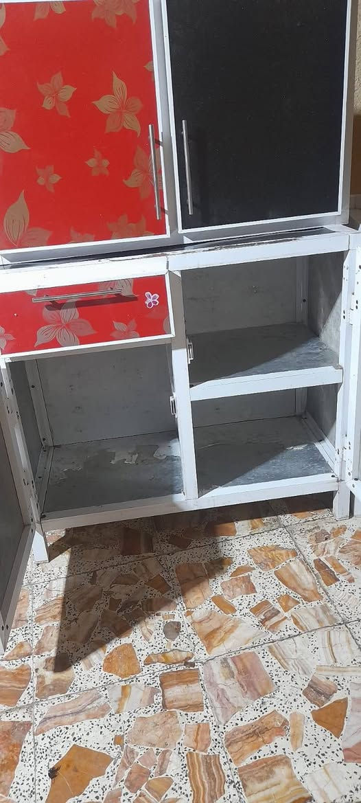 كاونتر ارضي
بدون سنك بس قطعتين 
تزكام تركي ثقيل 
عنوان بغداد الحسينيه 
يوجد توصيل داخل الحسينيه 
ماعندي خارج الحسينيه 
ستفسار وتواصل خاص 
رقم الواتساب ***********
