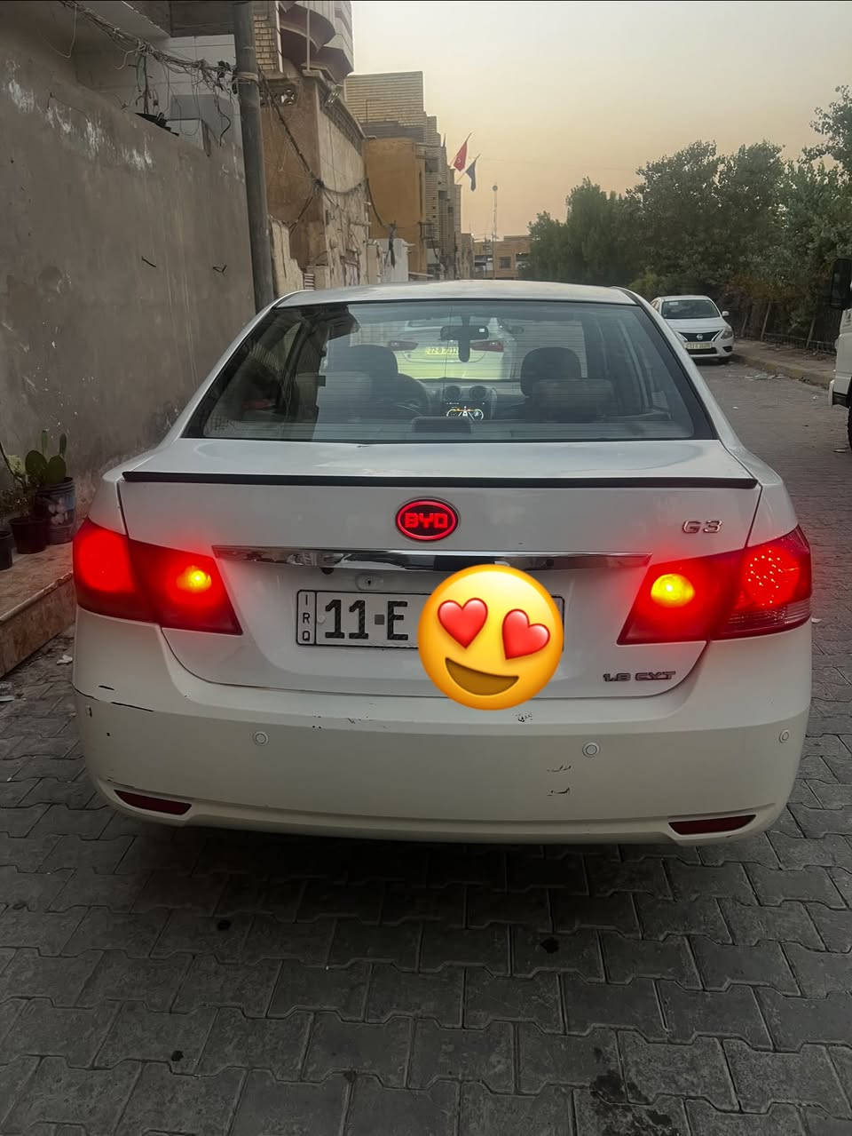 السلام عليكم
BYD g3 موديل 2013  
رقم بغداد وباسمي تحويل ثاني يوم 
للبيع سيارة بي واي دي محور كير ومكينة نحلة 1800
كهربائيات جميعها شغالة 
فتحة سقف 
جام كهربائي 
ترحيب بلمري
شاشة داخلية وكامرة دوارة 
تبريدها شغال وكمبريسر ياباني نحلة ميكانيك يعني انسة تبوخ عندك
للبيع فقط للبيع فقط
سعرها 58 وبيها مجال للشراي 
للتواصل متواجد فيس 
رقم الموبايل ***********
