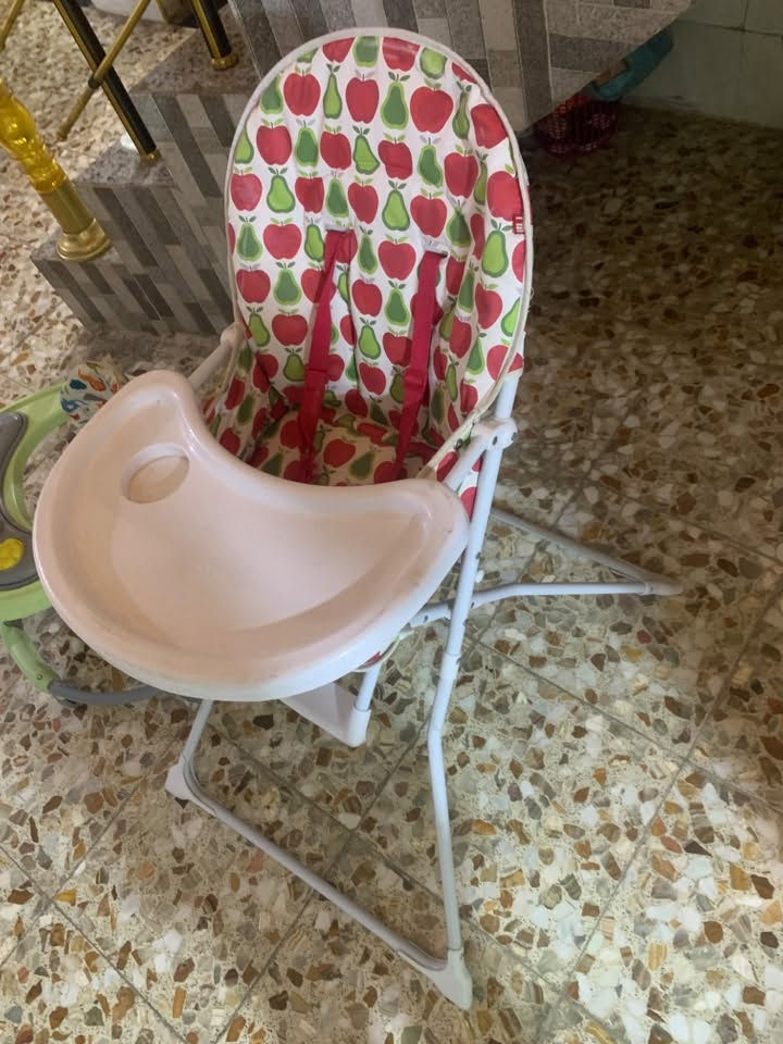 للبيع غراض اطفال
سياره شحن ما بيه اي مشكله 

مشايه اطفال 

عربانه بس تاير مكسور جديدها ماخذه 

حجله. 

كرسي اطفال.   وسياره  ومرجوحه    لي يحب ياخذهم كلهم ابيعهم شلعه 

ذا تحب اتصل ع هذه رقم ***********
