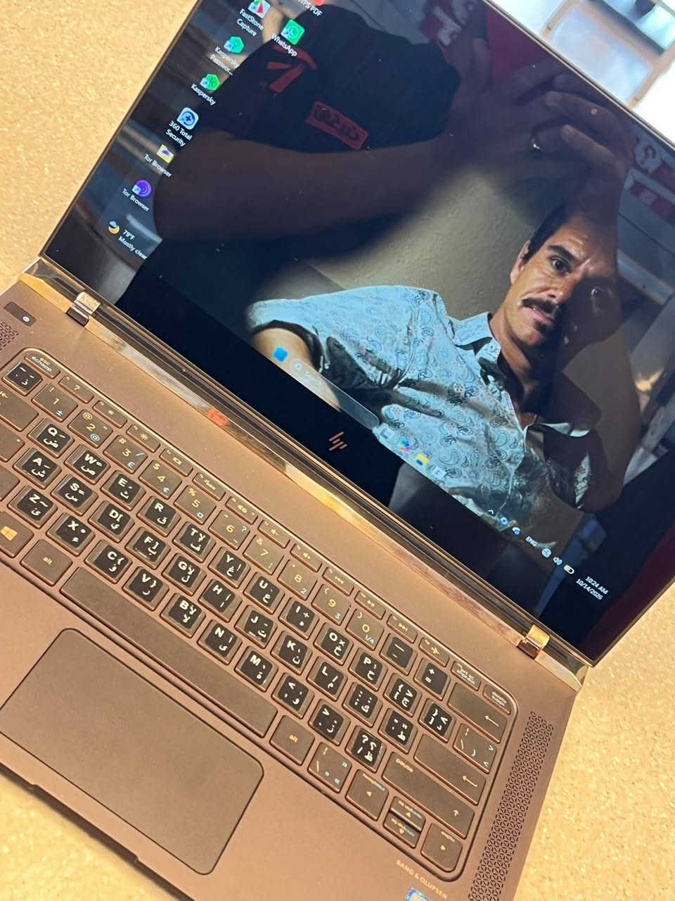 HP Spectre 13 • i7-6500U • 512GB SSD