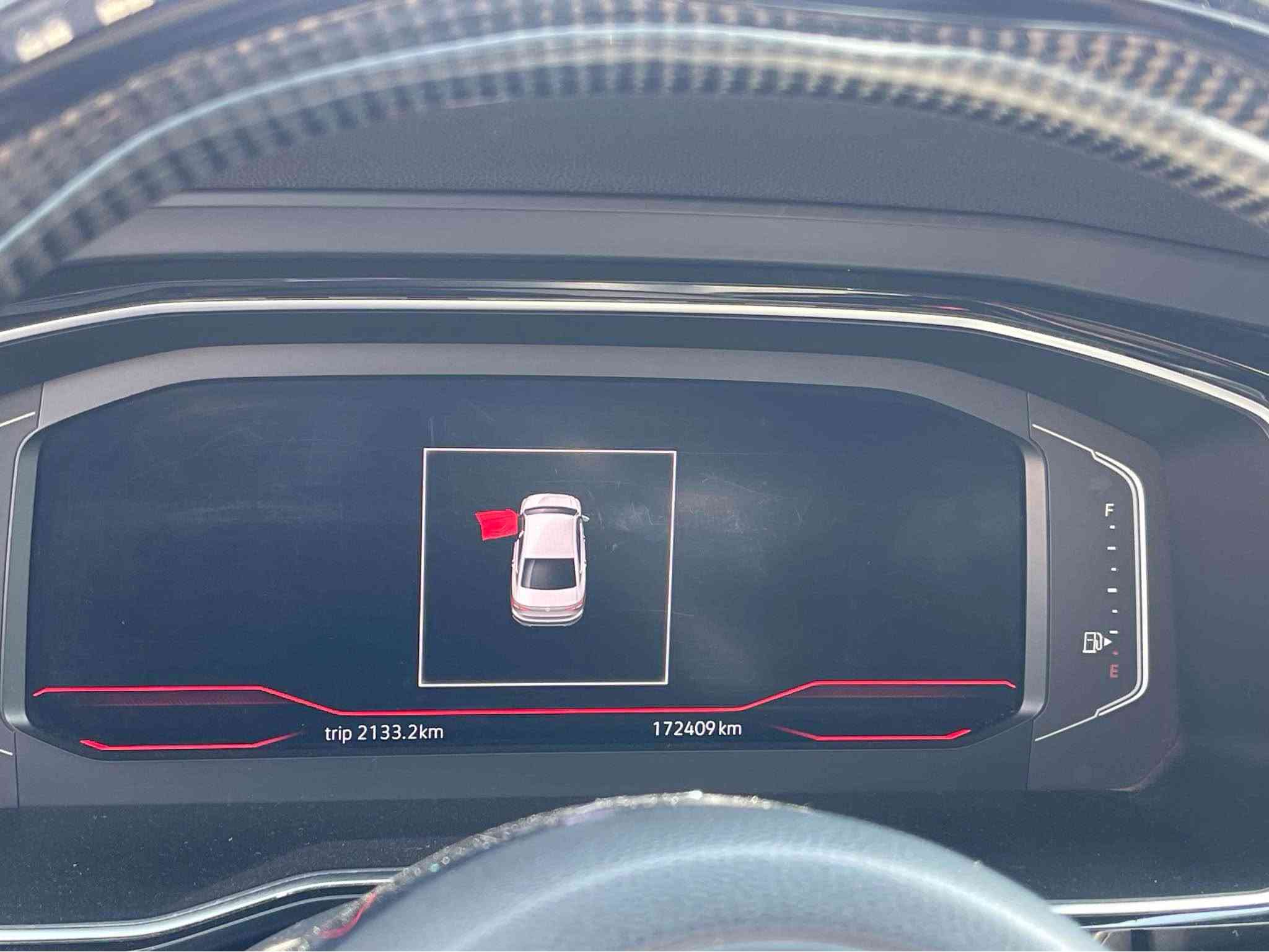 jetta gli 2019 autobahn 

سەیارەکە گێڕ عادیە بەڵام فول فول مواسەفاتە 
مواسەفاتەکان
کوشین سارد و گەرم
حەساس و ڕادارە پێش و پشتی
کامیرەیە
شاشەیە
سوکان ڤۆڵیۆم
گێچ ئەلیکترۆنی 
کوشین جلد
زۆر مواسەفاتی تر…….

سەیارەکە ٢ پارچەی بۆیاخە چاملخ و دەرگای لای سایەق پێشەوە پێش و پشتی کەپسە بێ ژۆرێیە تەنها ئێڕباگی شانی تەقیە و داندرایتەوە سەیارەکە بە شەرتی حەماوە و هەموو شتەک دەیفرۆشم گێڕ و مەکینەی بە شەرتە نەکرایتەوە سەیارەکە فول مواسەفاتی گێڕ عادیە رەقەم شانسیم لە ئاخیر ڕەسم دانایە 

سعری: ١٢٣ وەرەقە و تۆزێک مەجال 

ڕەقەم تەلەفۆن: *********** أربيل, العراق
