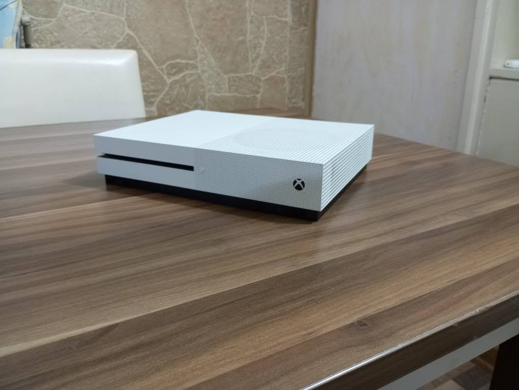 Xbox one s 1000g نەکراوەیە زۆر خاویێنە السليمانية, العراق
