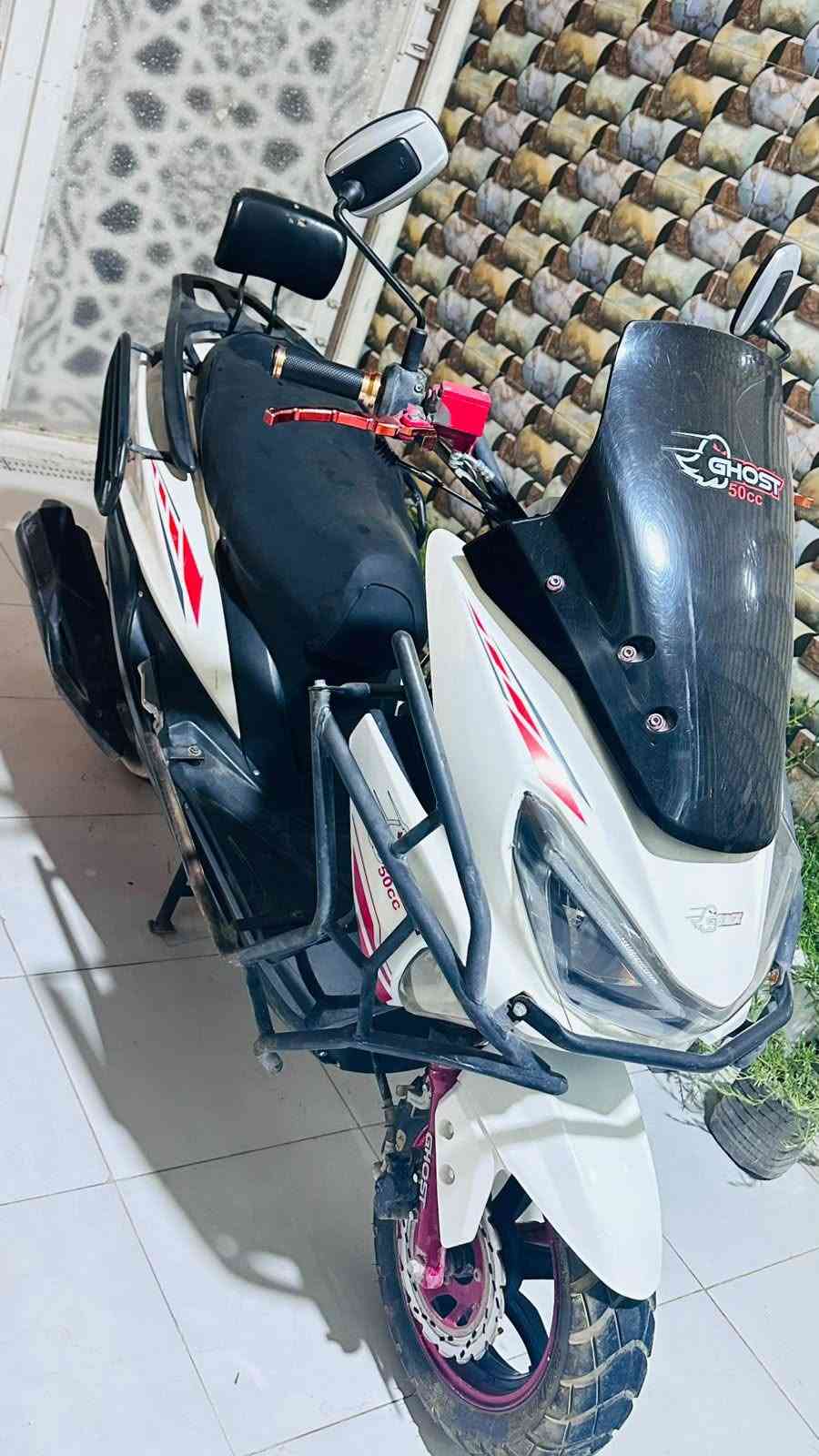 سكنز سترونك جبلي 
سعر//550
مكانه القاسم 
***********
او خاص........
