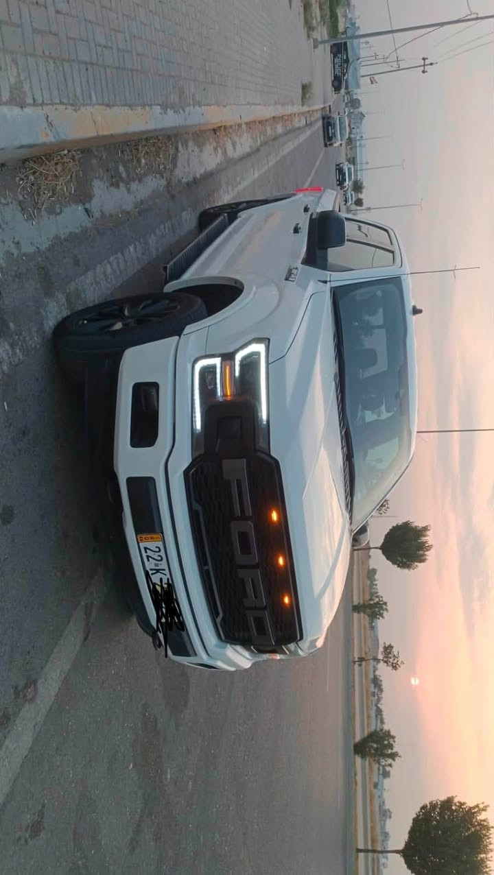 فورد F150
‏موديل 2020 لاريات
‏محرك 5000 . . 8V مرغوب
كير طرح 10نمر
‏فول موصفات 
 اوف رود4X4
كشنات كهرباء
كشنات حار بارد
كشنات خزن
‏شاشه كبير تحكامت من شاشه 
‏ بك لايت رادار
‏نقط  عمياء
وارد كندي 
‏لايت عالي وا ناصي زنون 
‏باب طويل بدي قصير مرغوب 
‏مري شفط
‏سستم صوت aony
‏شباك رابتر
خاليه من اي نواقص
رقم اربيل تحويل مباشر صور الحادث مرفقه مع الصور الحالية بالمنشور صبغ ربع بونيد فقط وايرباك التكمة فاتح وارجع بلادي سعر 235 مكانها كركوك رقم الهاتف ***********
